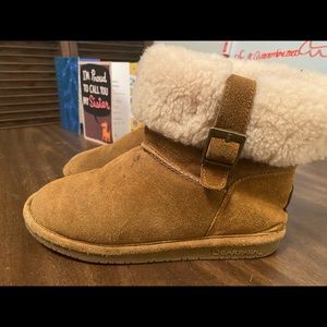 Women’s size 7 bear paw boots